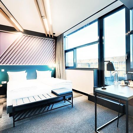 B&B Hotel Muenchen-Moosach Екстериор снимка