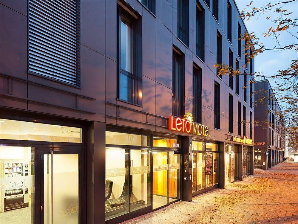 B&B Hotel Muenchen-Moosach Екстериор снимка