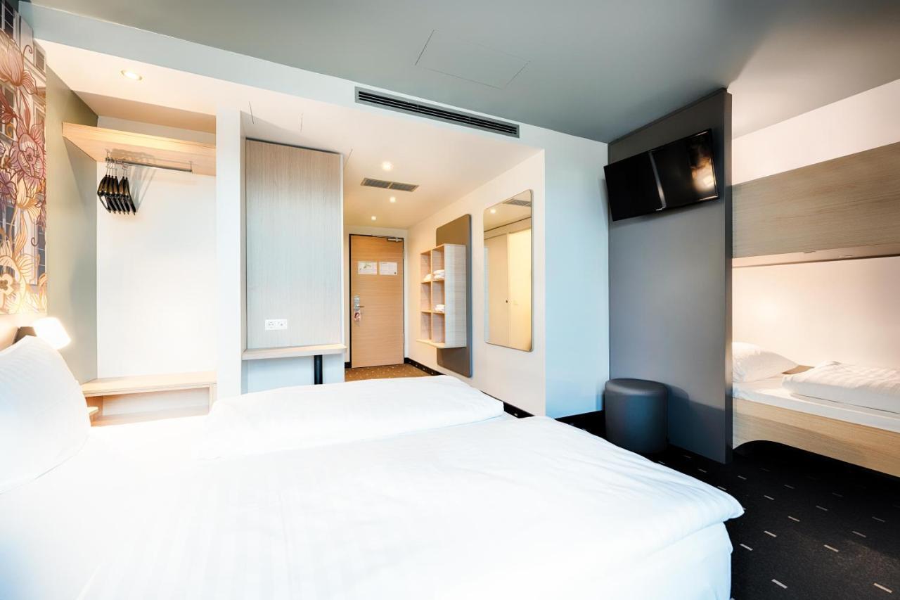 B&B Hotel Muenchen-Moosach Екстериор снимка