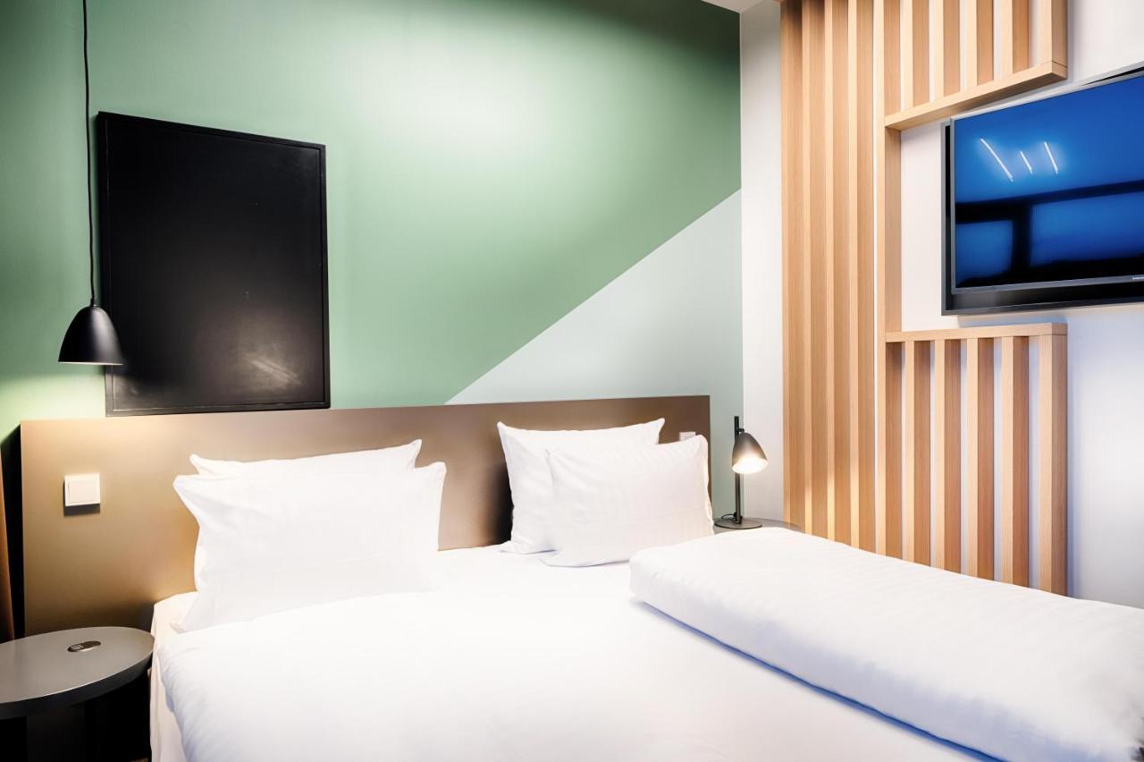 B&B Hotel Muenchen-Moosach Екстериор снимка