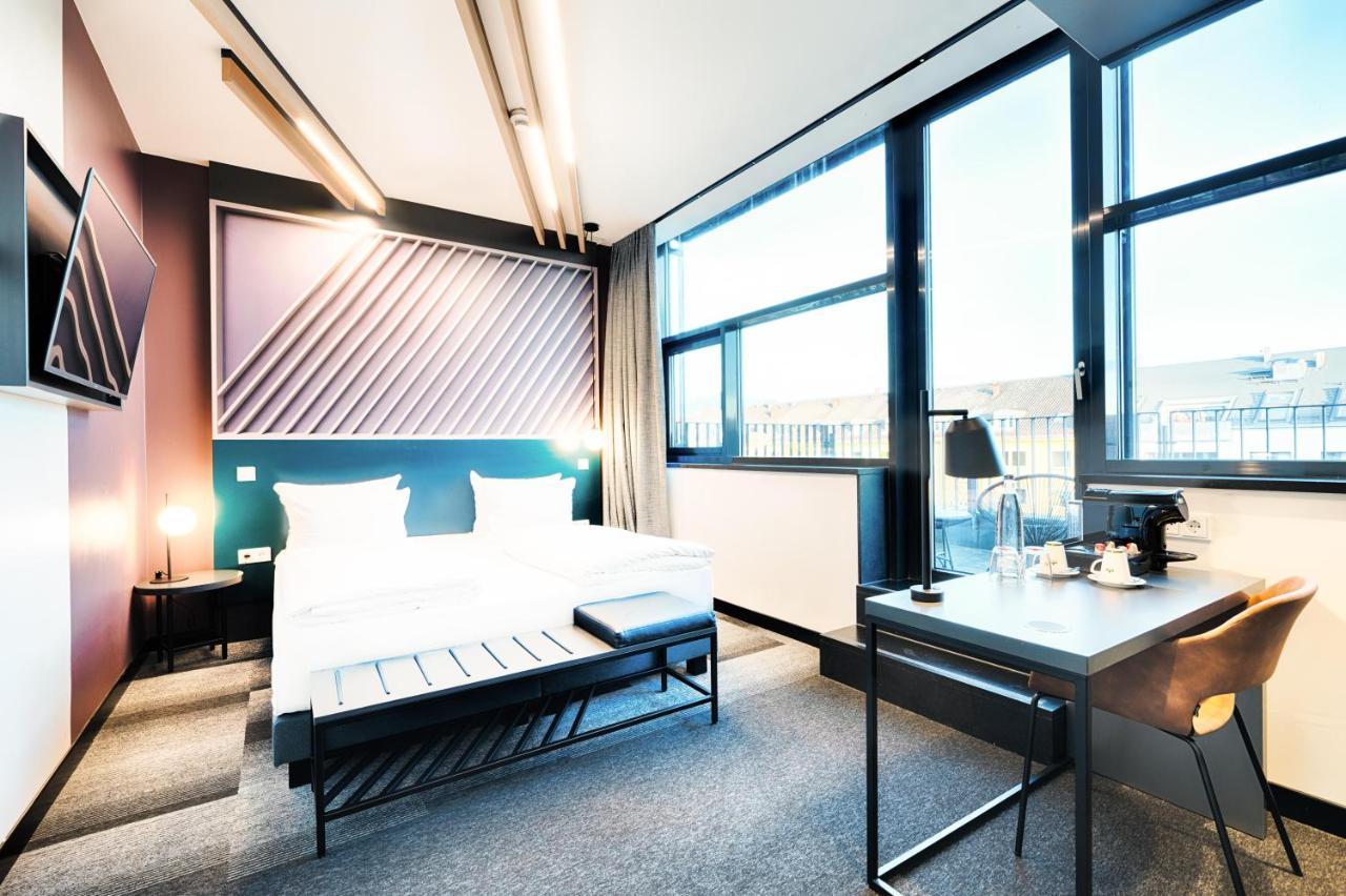 B&B Hotel Muenchen-Moosach Екстериор снимка