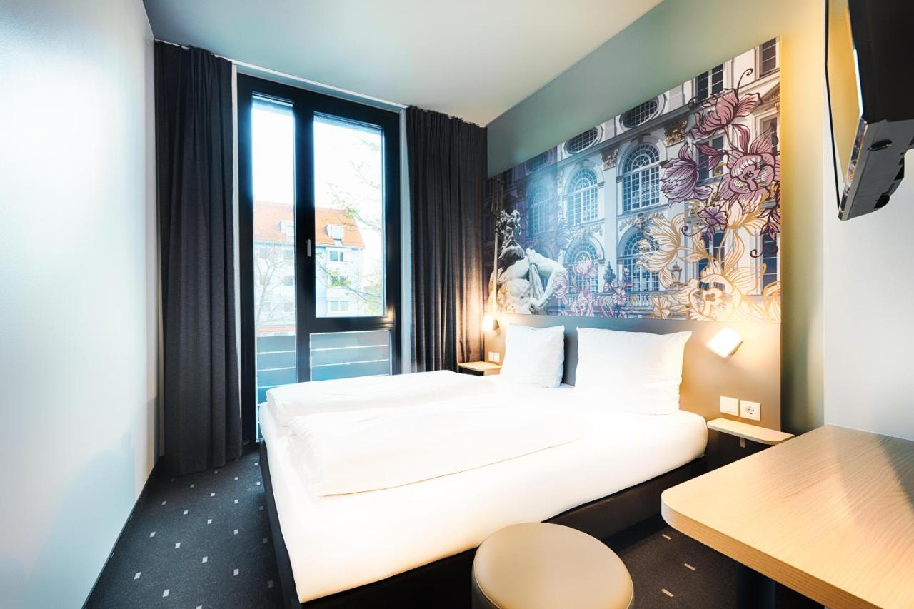 B&B Hotel Muenchen-Moosach Екстериор снимка
