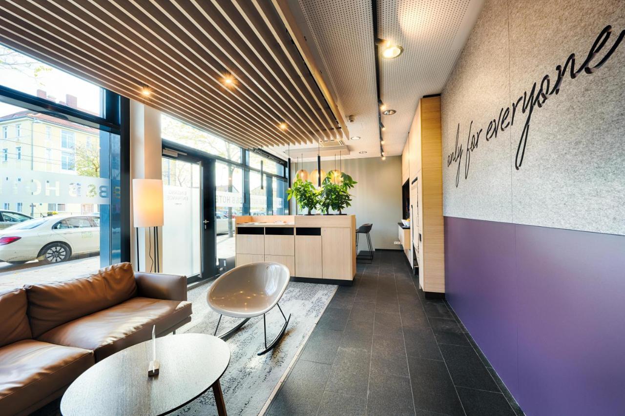 B&B Hotel Muenchen-Moosach Екстериор снимка
