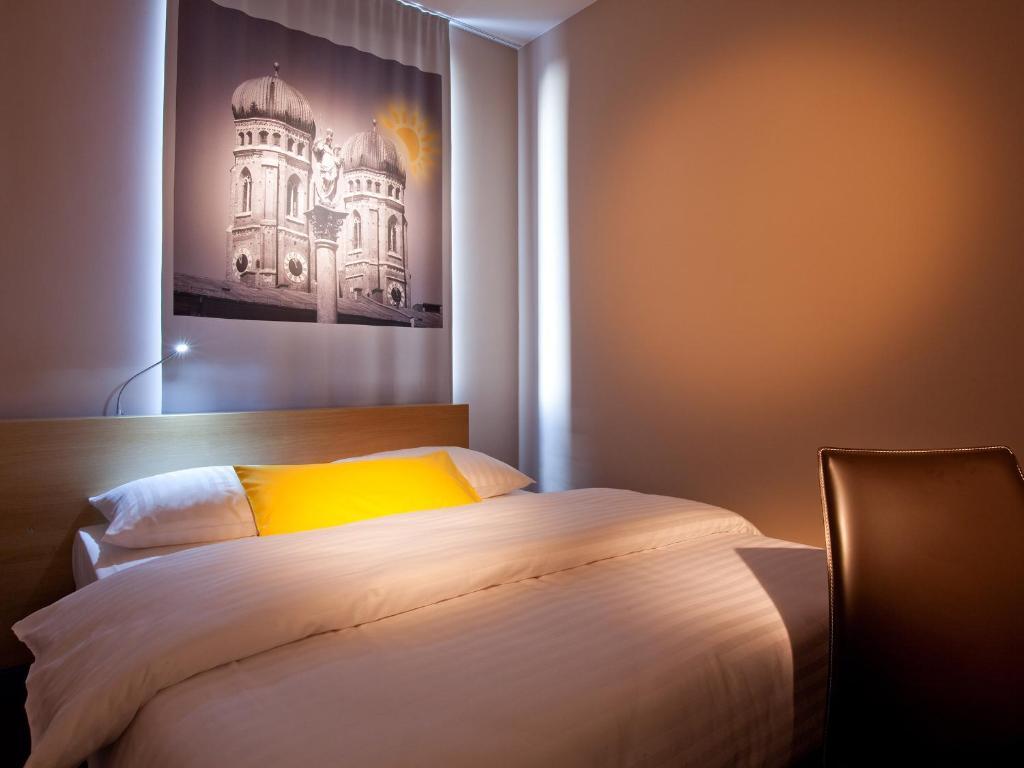 B&B Hotel Muenchen-Moosach Екстериор снимка